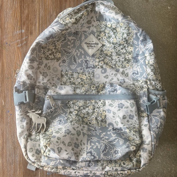 ABERCROMBIE & FITCH Set of Backpack and Lunchbox - Picture 8 of 13